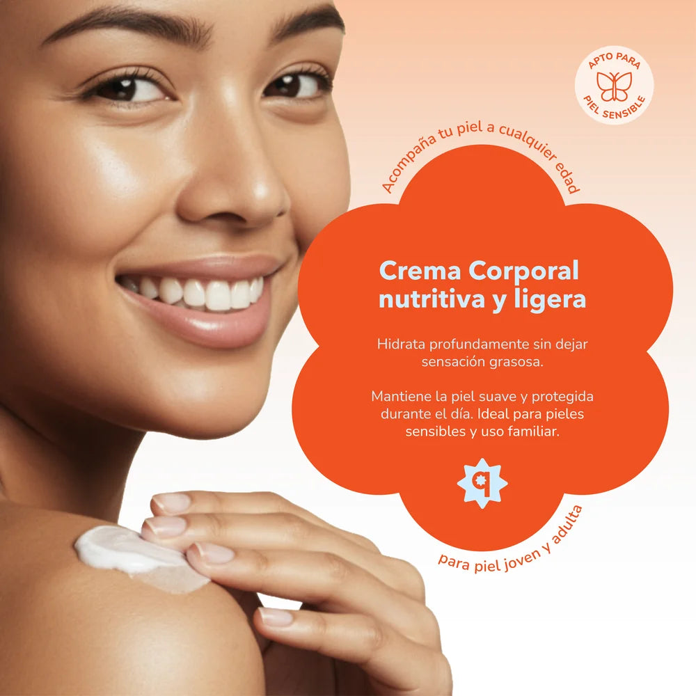 Mujer sonriendo con crema corporal ligera Quiin aplicada en el hombro